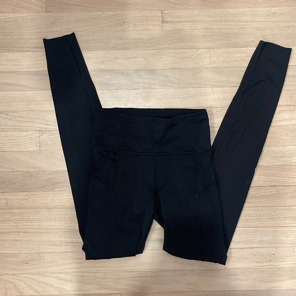 Lulu lemon aligns w pockets